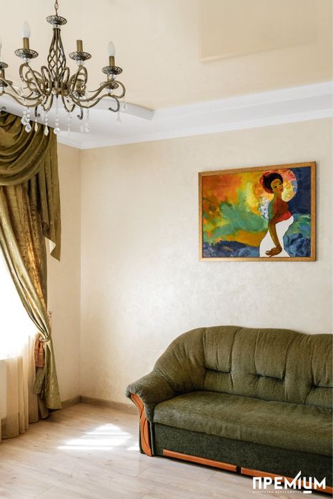 ПРОДАЖ Половина будинку 6 кімнат центр міста