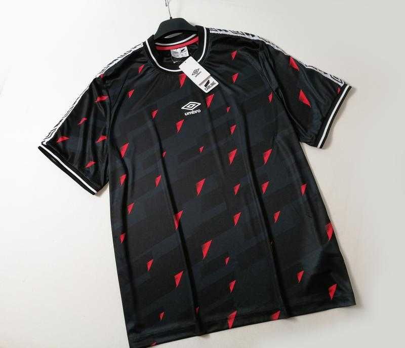 Мужская спортивная футболка umbro оригинал