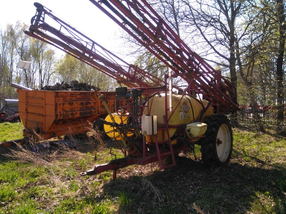 Opryskiwacz Hardi 2400 litrów, 24 lance ciągany berthoud evrard