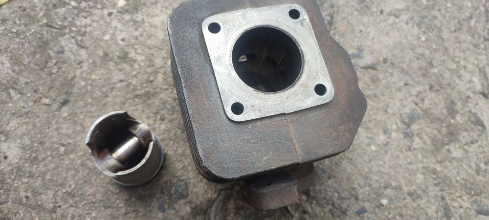 Цилиндр и поршень 50куб Honda Dio