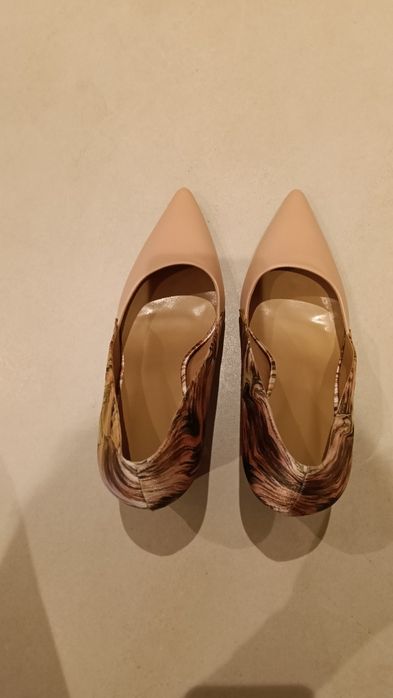 Sapatos de salto