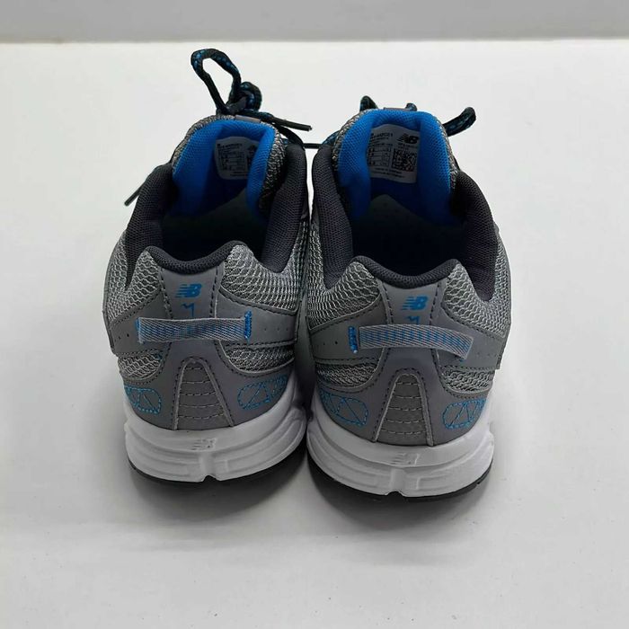 Новые! New Balance 402 кроссовки 41.5 р