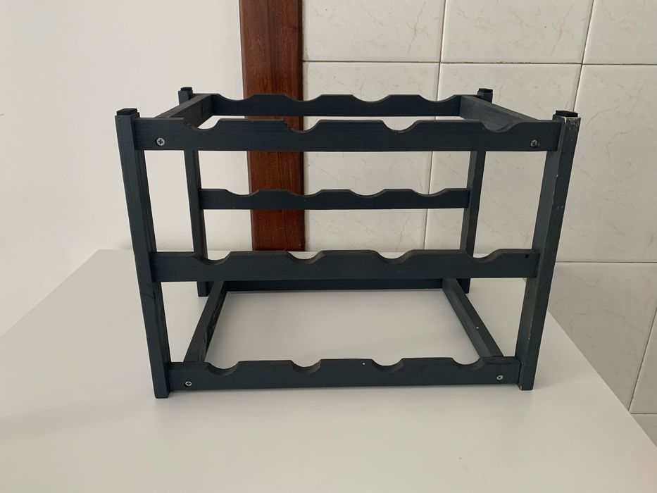 Adega garrafeira para vinhos e bebidas