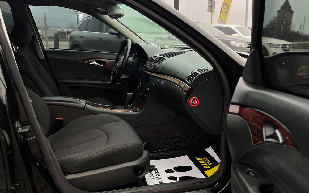 Mercedes-Benz E 220 2003