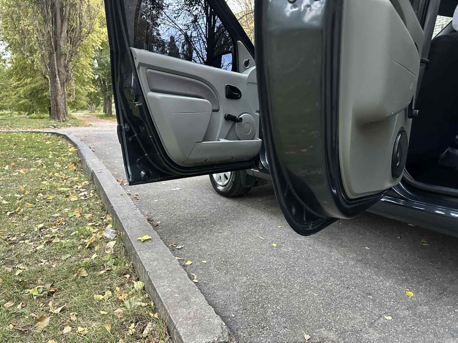 Продам Dacia Logan MCV  2008