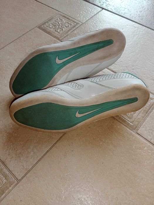 Białe snikersy firmy Nike rozmiar 38