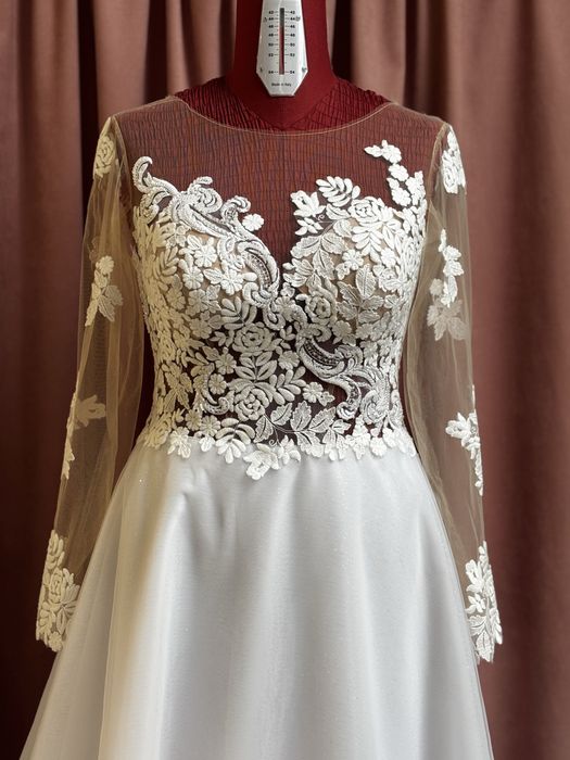 Suknia Slubna ksiezniczka z rekawem