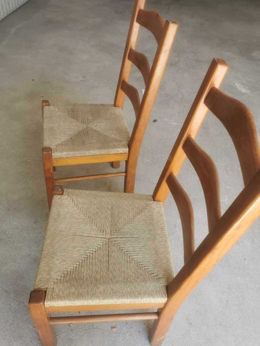 Cadeiras em Madeira Maciça - Muito Usadas, Ótima Oportunidade!