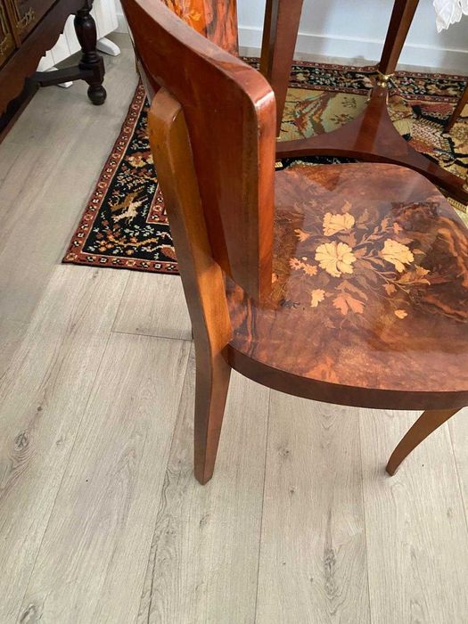 Conjunto mesas e cadeiras
