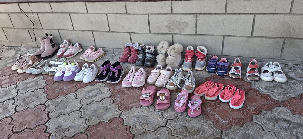 Взуття бу для дівчинки