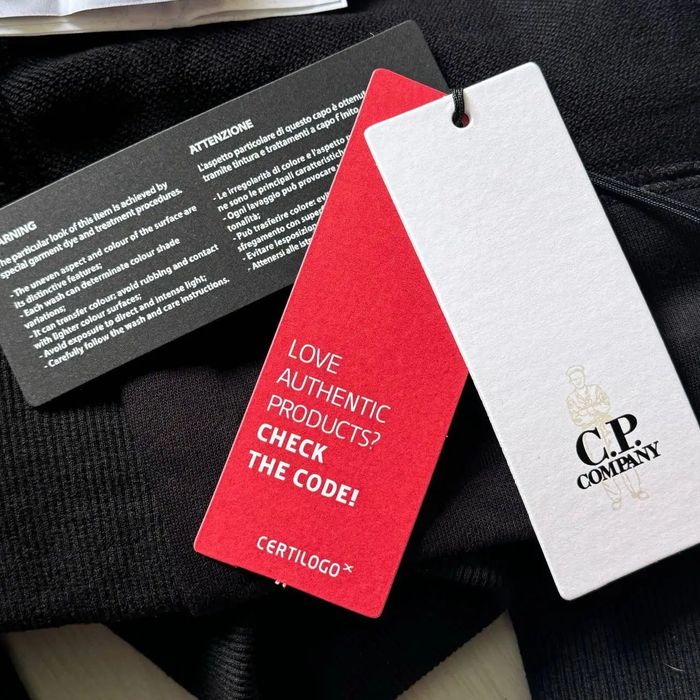 Зіп-Худі C.P. Company з лінзами на капюшоні розмір M, L, XL,чорний