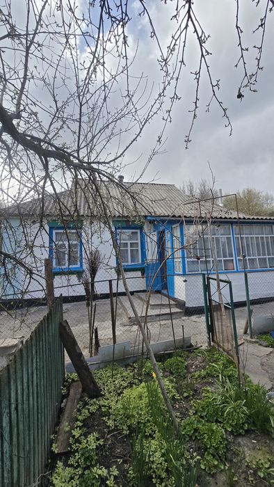 Продаж будинку с Потоки