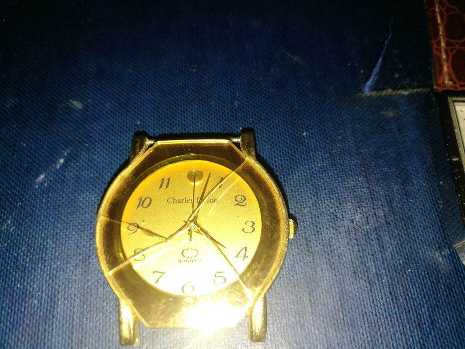 5 relógios para peças e colecionador 5 euros cada