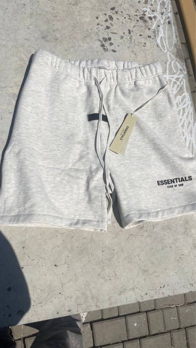Шорти Essentials
