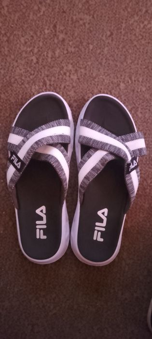 Fila  нові сандалі