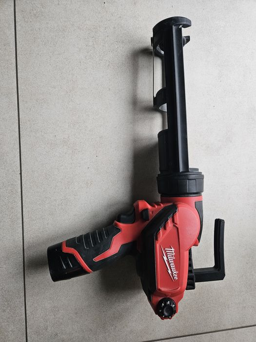 Milwaukee  m12 PCG