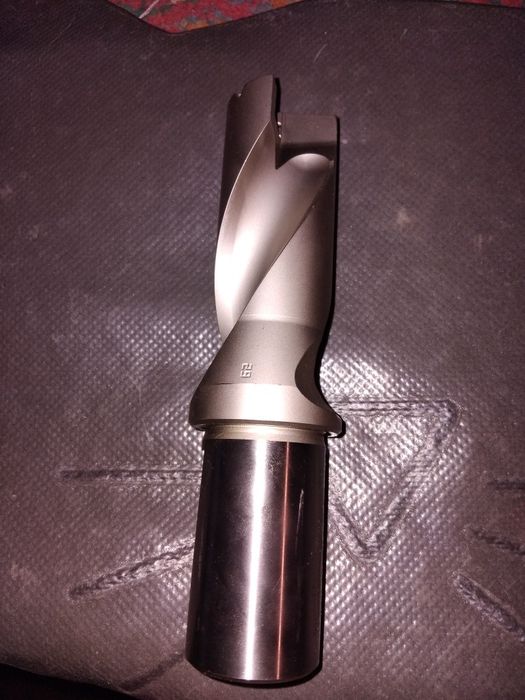 Продам новое сверло dro 084 40 12 2D