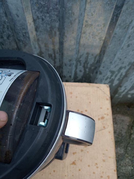 Пилесос LG 2000 W