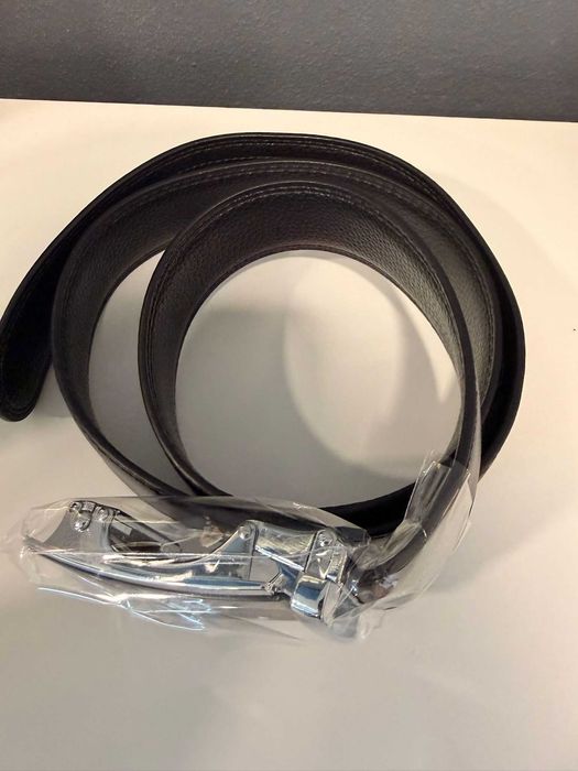 Cinto Emporio Armani (EA) em Pele - Novo - Preto/Prateado