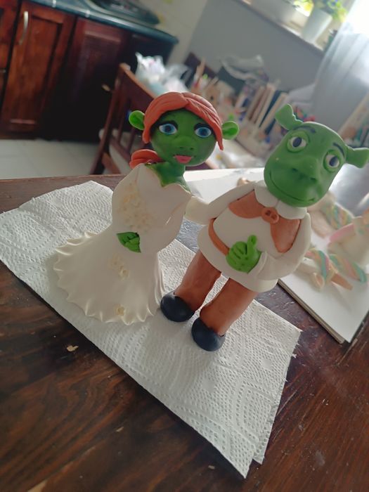 TpFigurki cukrowe na tort