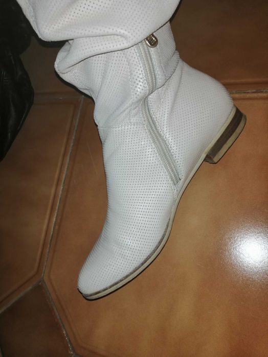 Сапоги кожа. Цвет пудра. Очень красивые. Удобные.