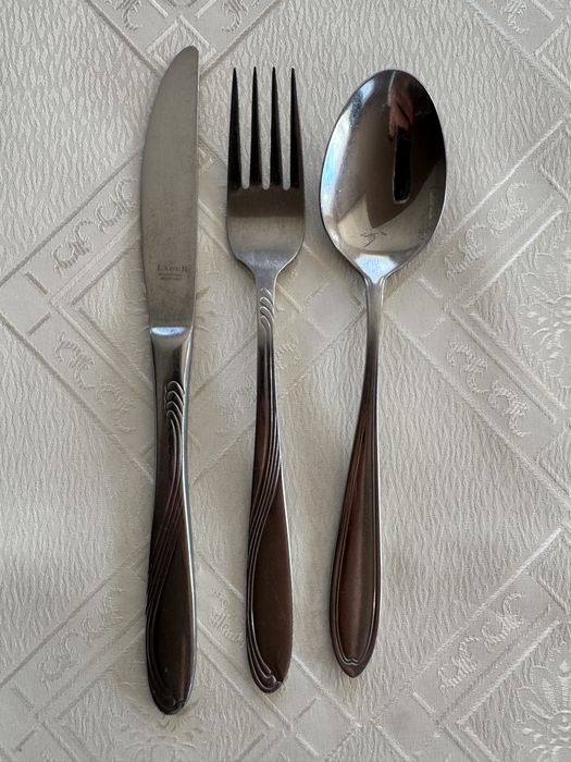 Sztućce . 10 kompletów.