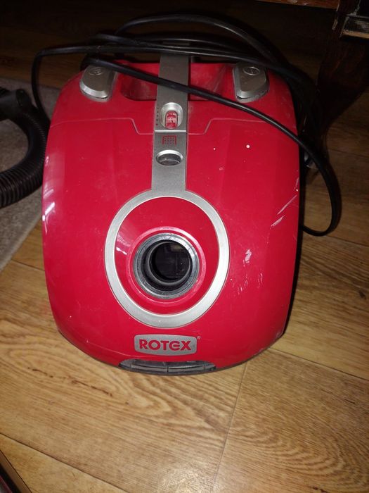 Пилосос Rotex 1800W max робочий