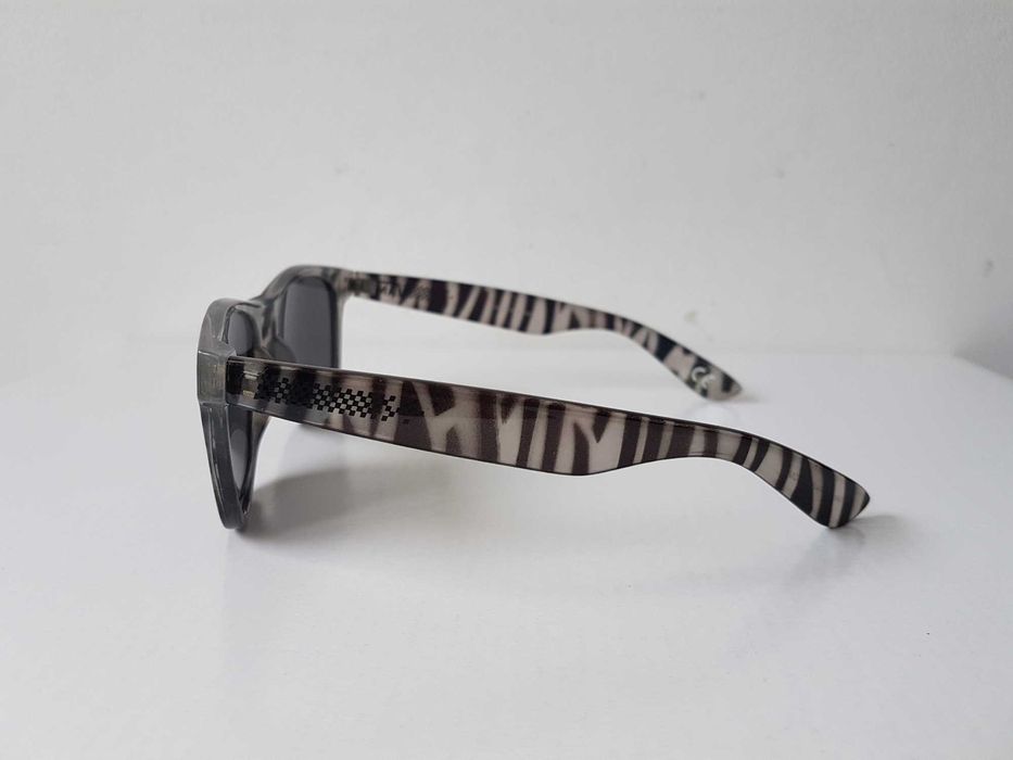 Okulary przeciwsłoneczne VANS nerdy zebra przyciemniane soczewki