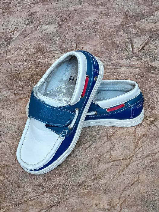 босоніжки, туфлі, мокасіни