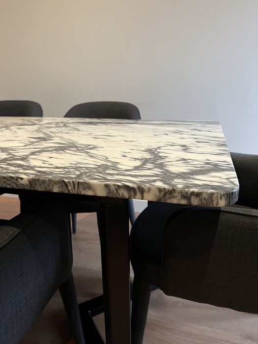 Mesa em Mármore pele tigre 190x90cm 6 lugares