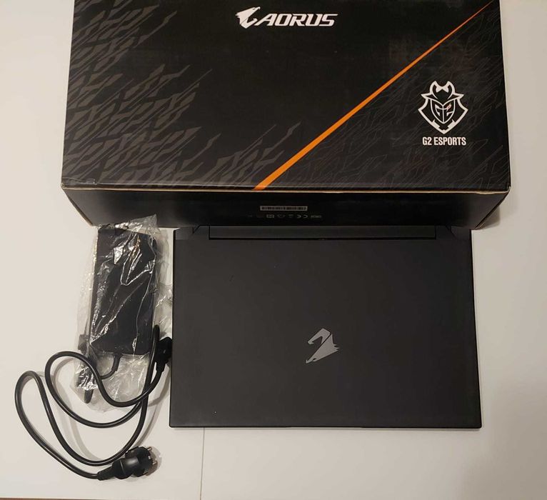 Laptop Gigabyte Aorus 17G i7-11800H / 32 GB / 1 TB / RTX 3070 / 300 Hz