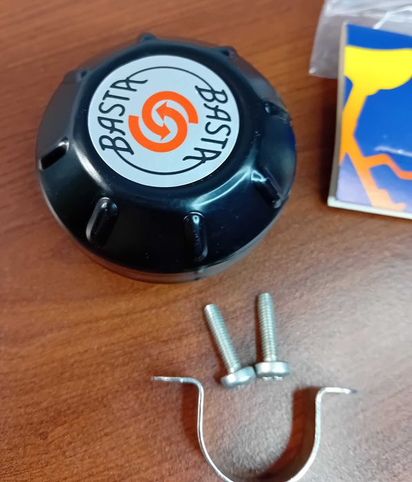 Dzwonek rowerowy obrotowy  firmy BASTA  /lekki i wygodny /.