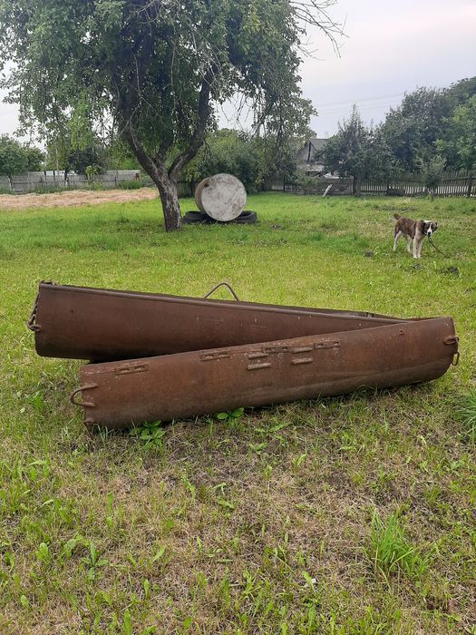 Велике корито 2,4м. з грубого металу