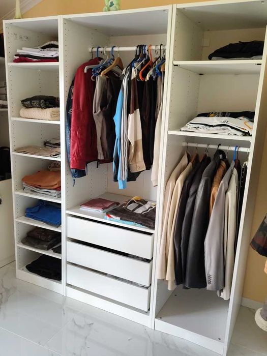 Vestiario branco dim Altura : 201 cm Largura : 176 Prof. 58 cm