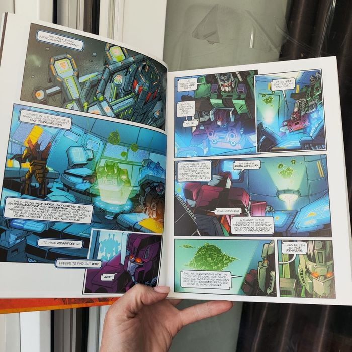 Колекційний Transformers The Definitive G1 Vol 37 Escalation HC