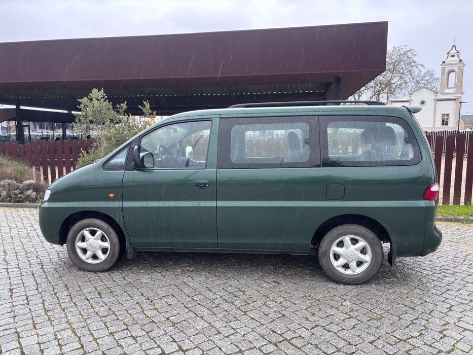 Hyundai H-1 Starex
