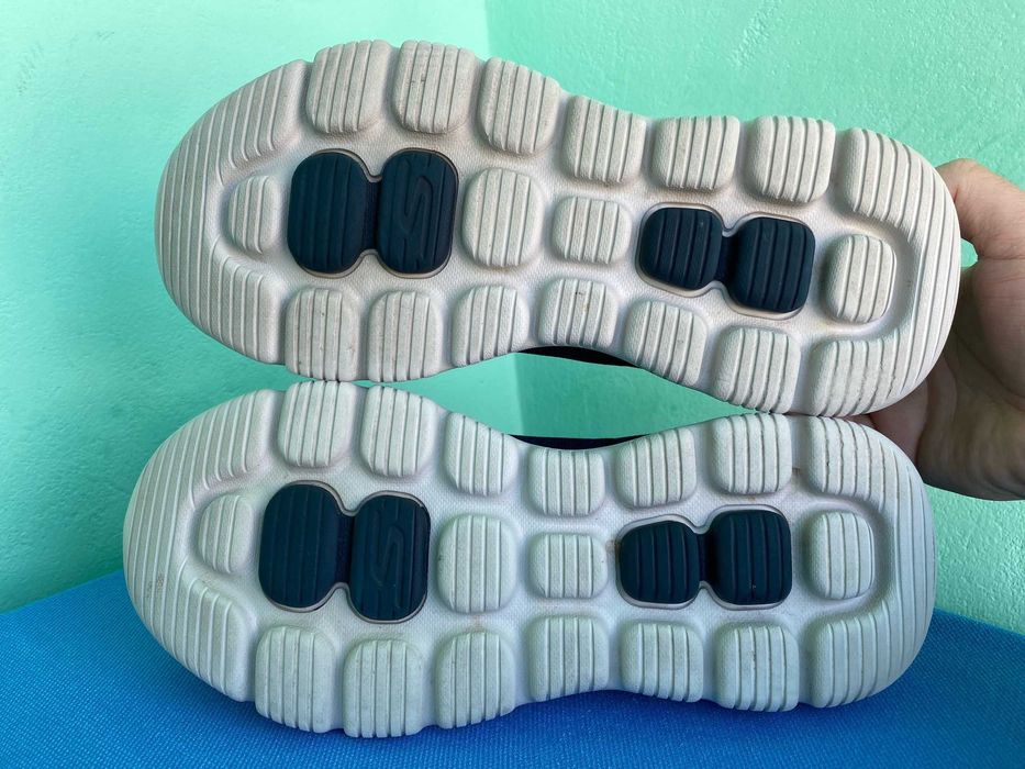 Сліпони Skechers Go Walk Evolution Ultra