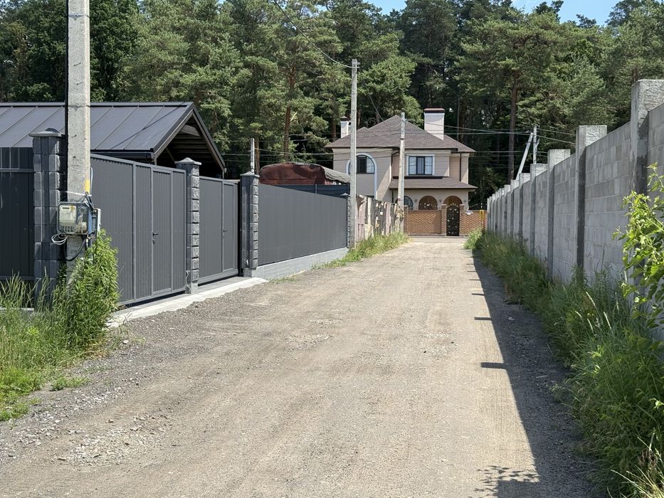 Бровари, Зел.поляна-2, ділянка 12сот. сусіди побудовані з усіх сторін