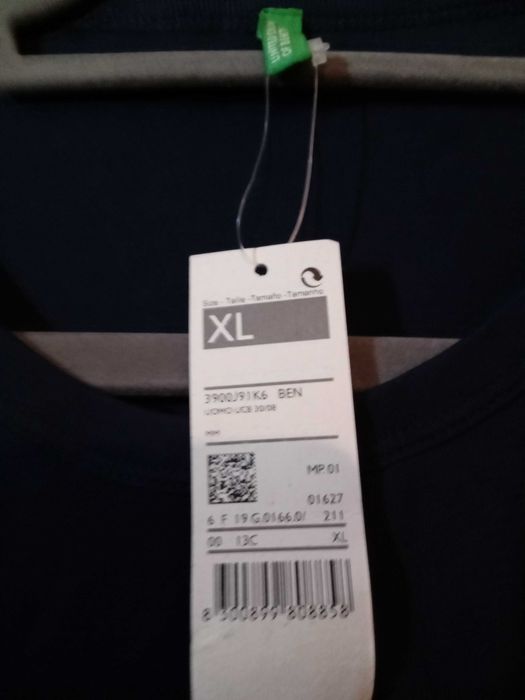 T-shirt Benetton, tamanho XL com etiqueta