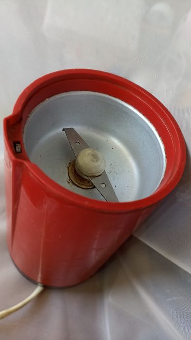 Кавомолка Ельво/ кава