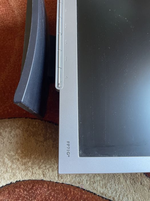 Monitor Benq FP71 G+