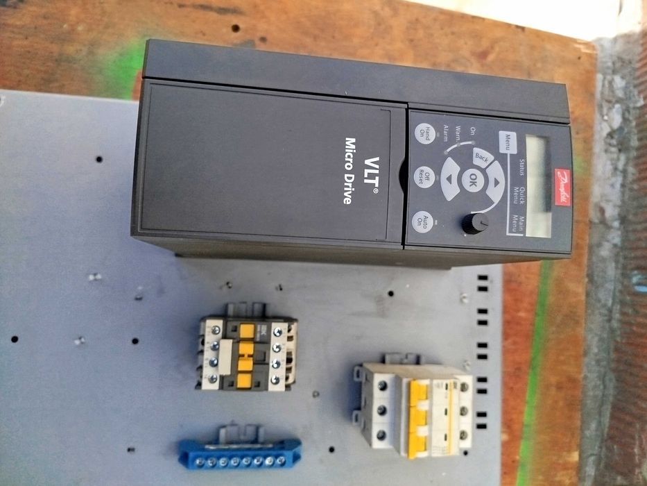 Продам частотный преобразователь VLT 3,0 kwt-4,0 HP.  3*380-480v.