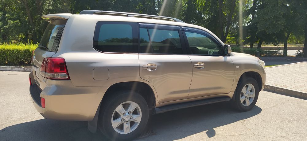 Продам автомобиль Toyota Lend Cruiser 200 4.5D 2008