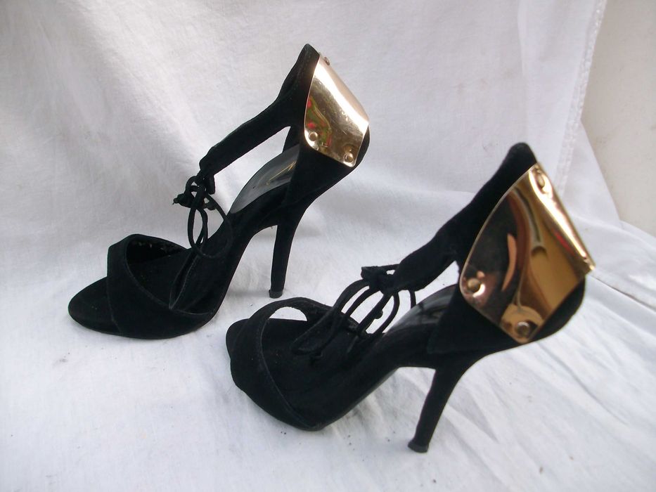 Venezia granatowe skórzane lakierki szpilki szpic 38