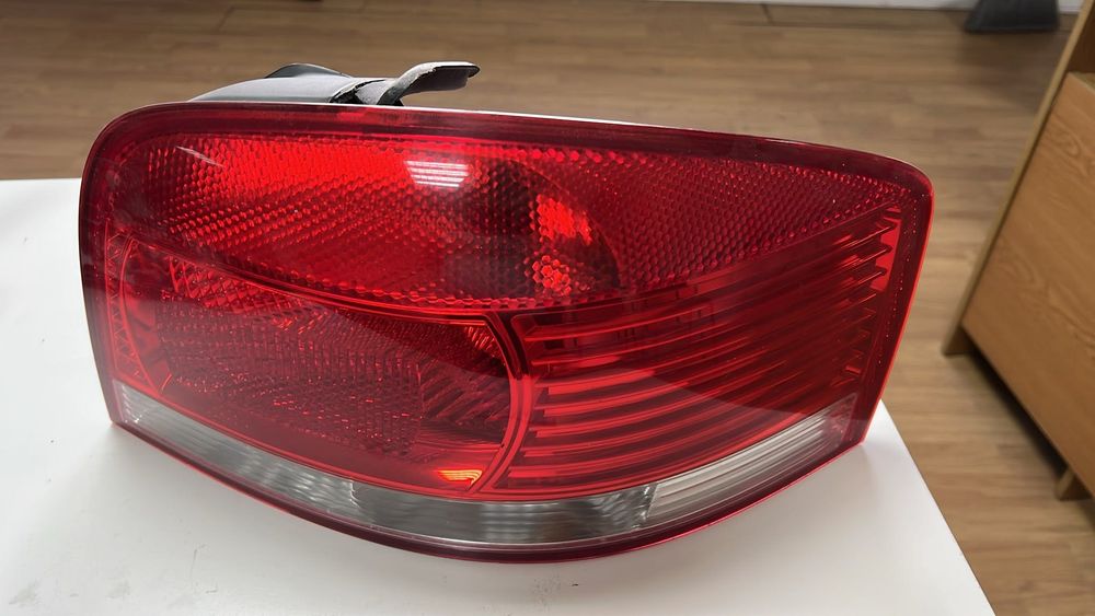 Farol trás direito Audi