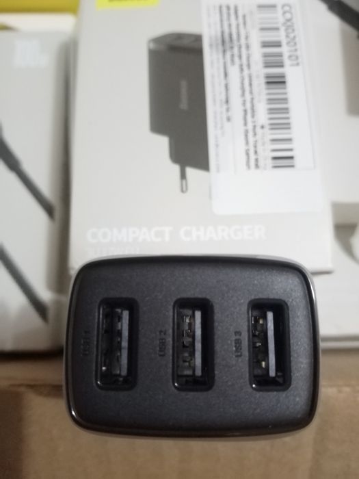 Зарядка Baseus 17w(юсб+юсб+юсб)
