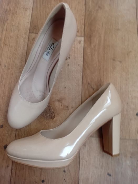 Шикарные туфли на грядущие праздники Clarks