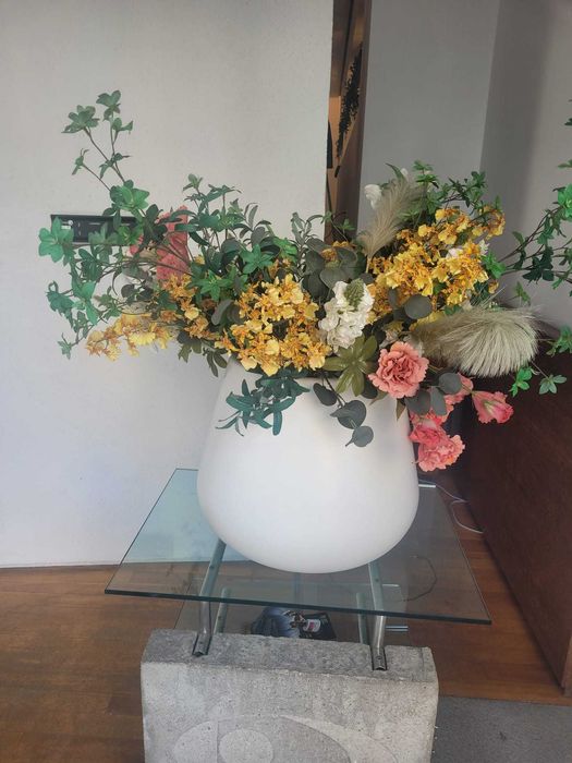 Vaso e Flores ( conforme fotografias)