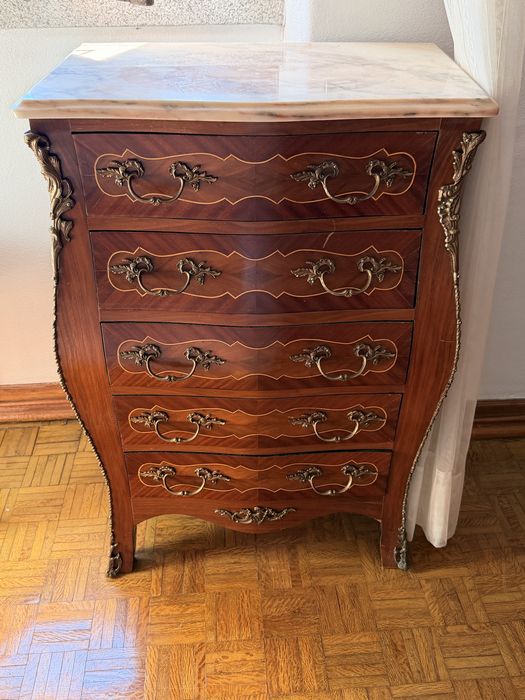 Móvel vintage, cómoda de pedra no tampo