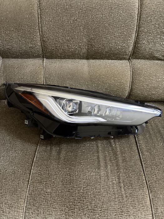 Передние фары Infiniti QX50/55